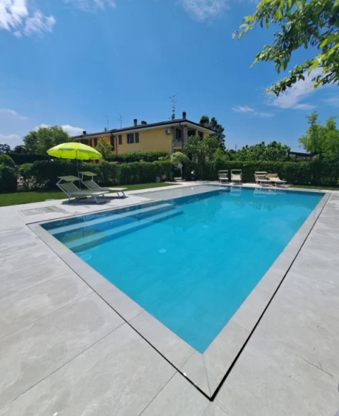 Sara Holiday Rentals,appartamenti vacanza,appartamenti vacanza sul Lago di Garda,piscina,pet friendly,parchegio,parcheggio coperto,camere familiari,terrazza